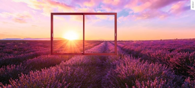 Revela el horizonte con SLINOVA, la nueva ventana corredera de REHAU